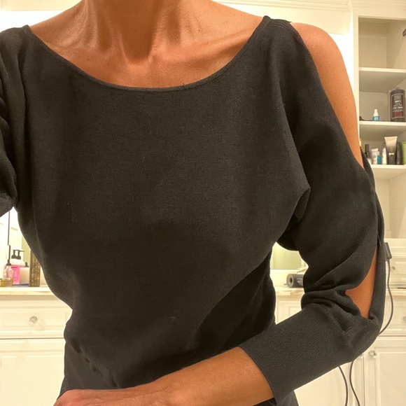 Burberry Open Shoulder Sweater - Black Small